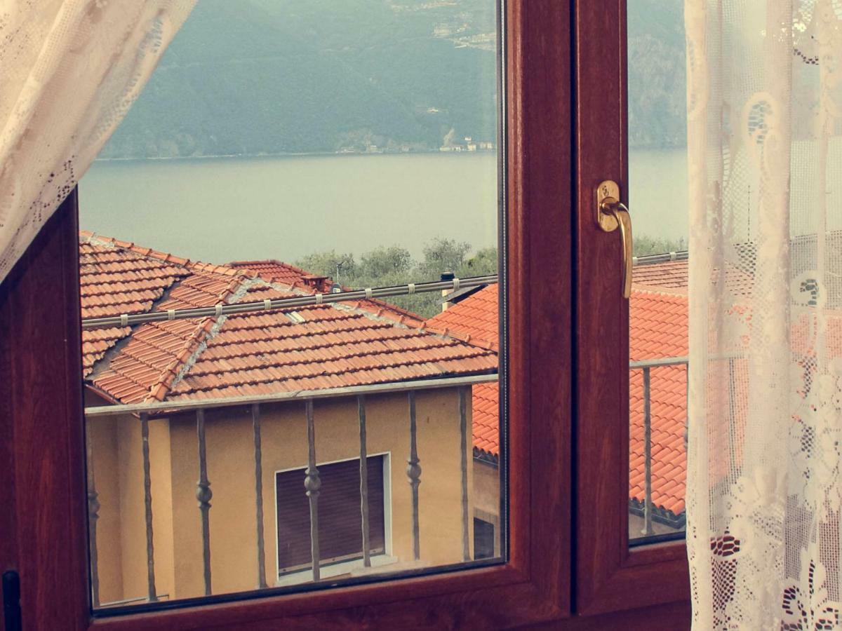 B&B Tina Monte Isola Exteriör bild
