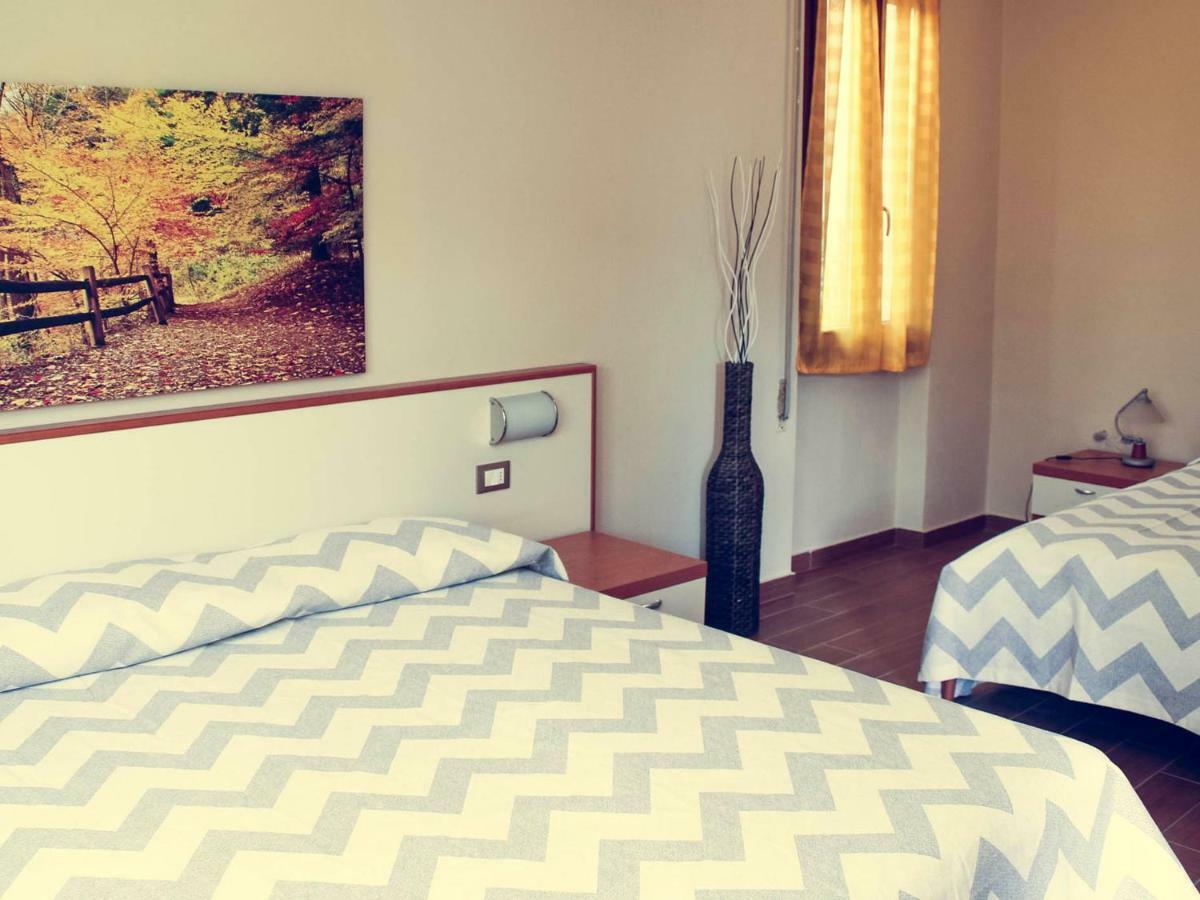 B&B Tina Monte Isola Exteriör bild